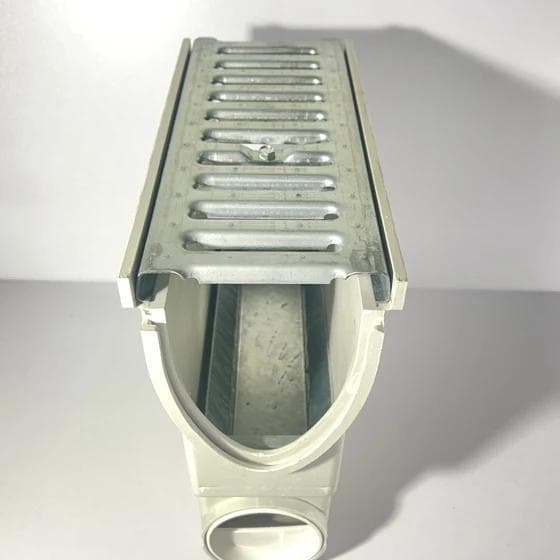 100V-line - Sandfang m/spalterist, A15. Lys grå