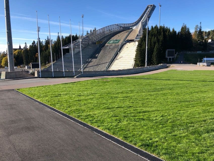 Holmenkollen Skistadion