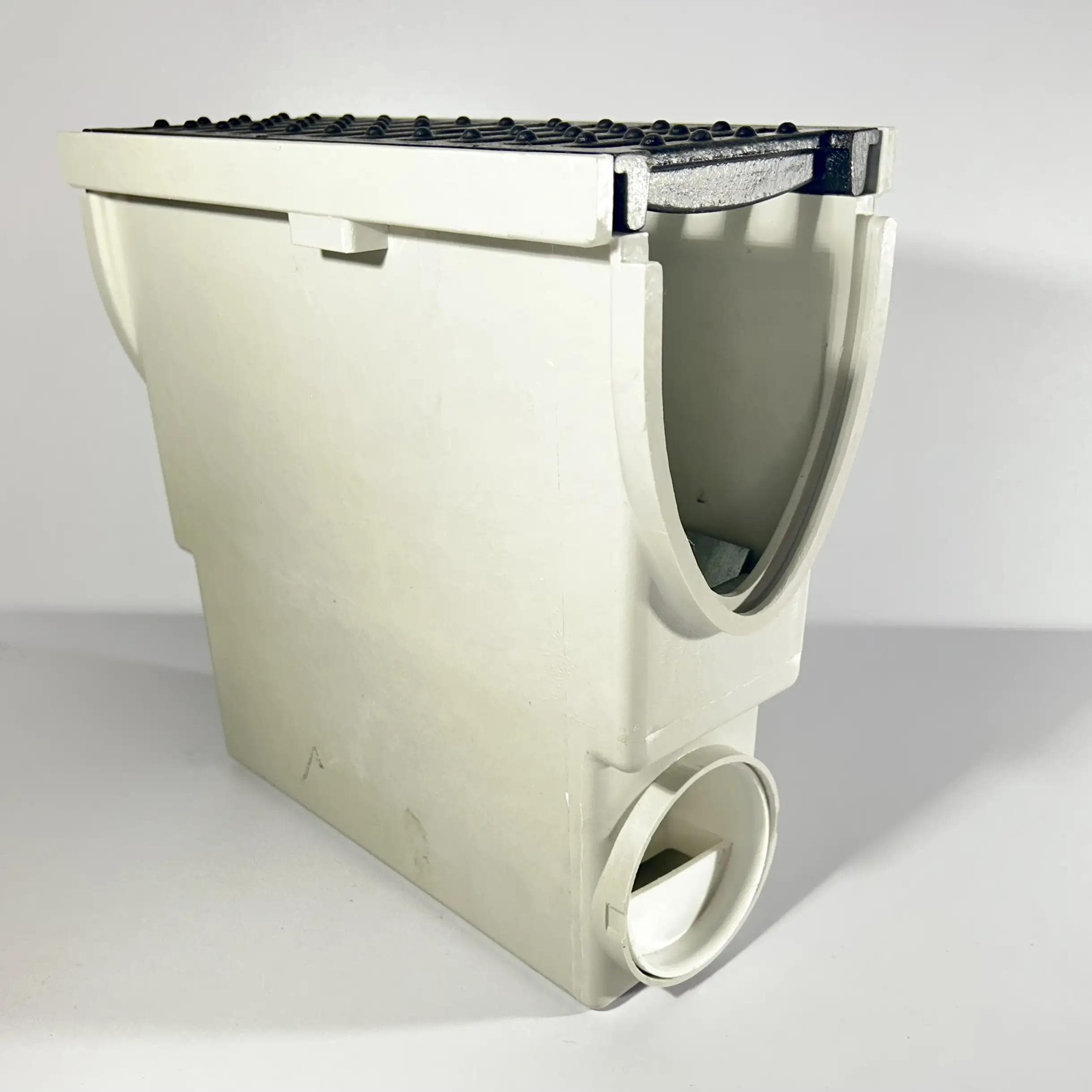 100V-line - Sandfang m/støpejern, D400. Lys grå