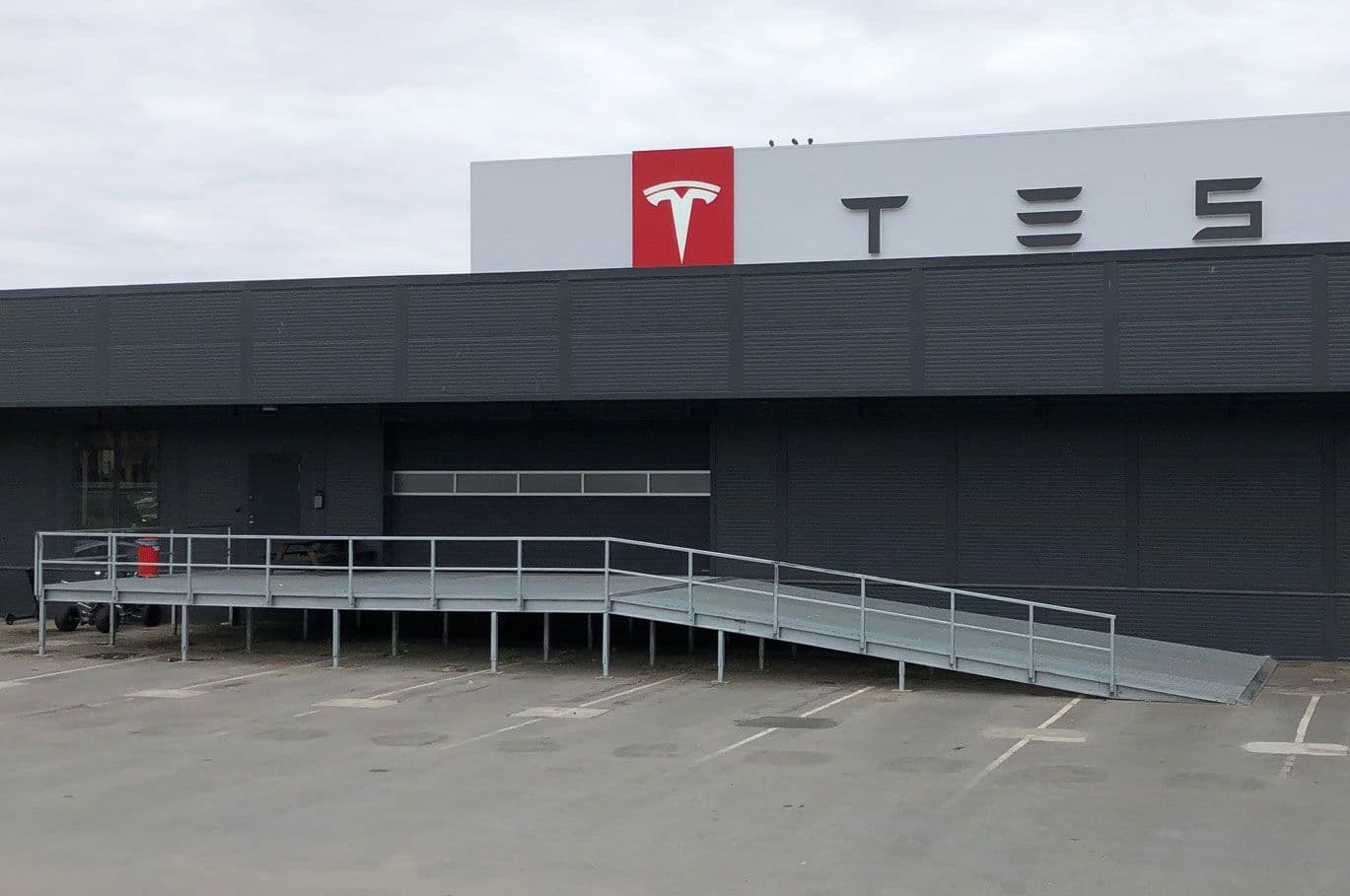 Kjørerampe Tesla